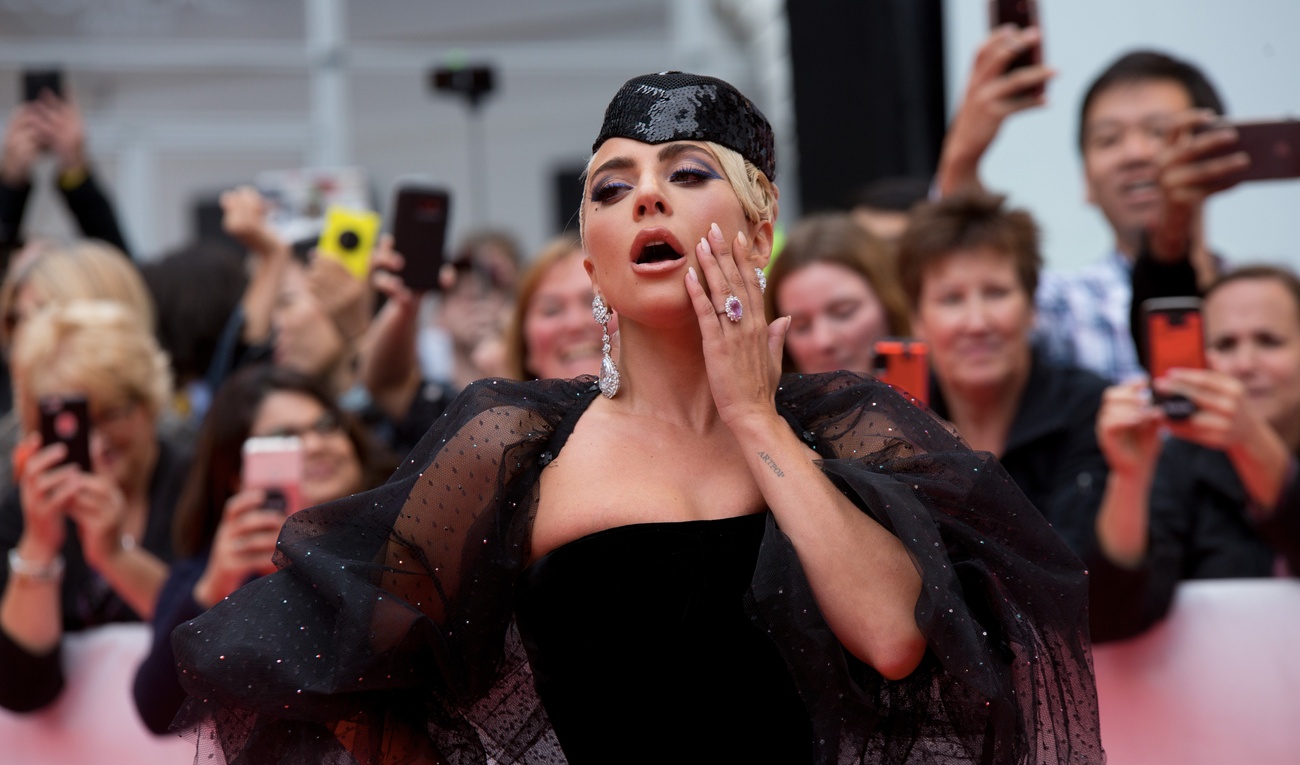 La robe de Lady Gaga était époustouflante à la première de A Star is Born
