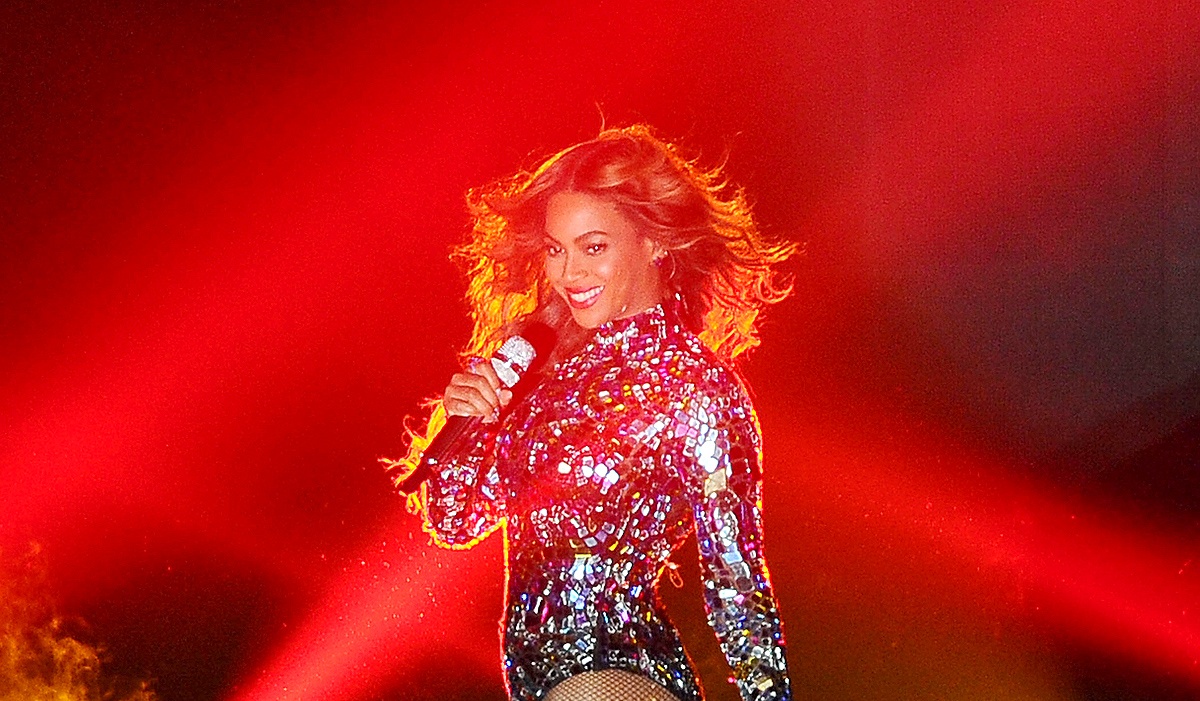 Taylor Swift et Beyoncé mènent les nominations pour les VMA 2015
