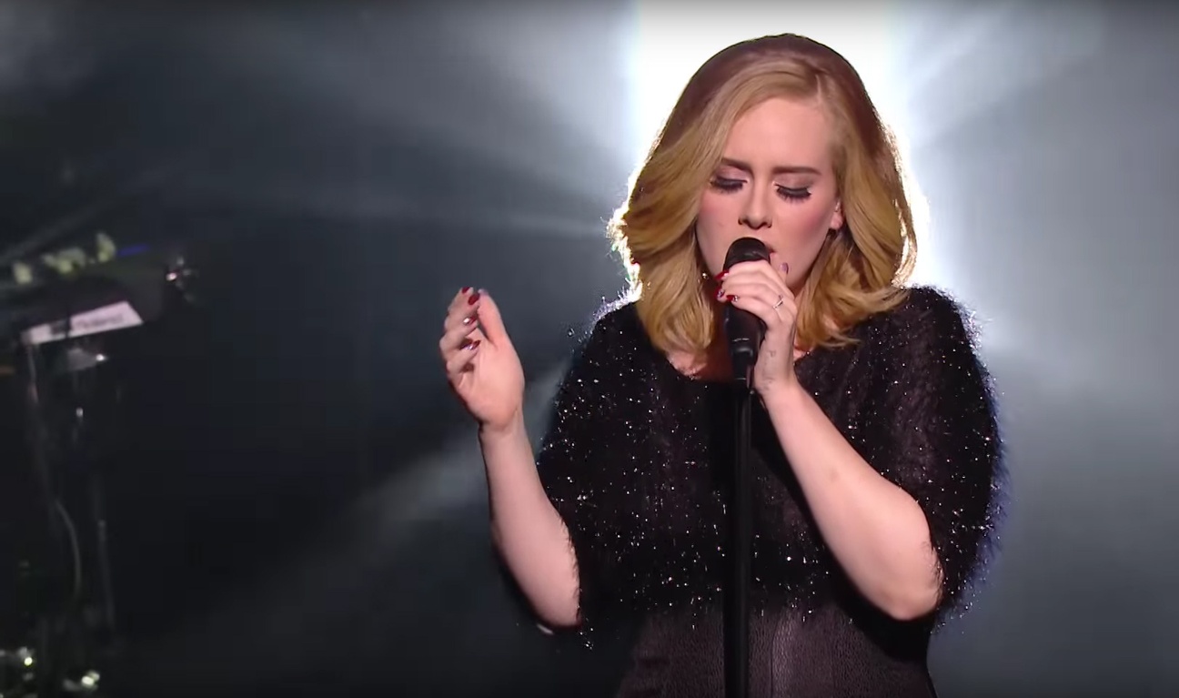 Adele, sans maquillage, dévoile sa beauté naturelle sur Instagram