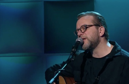 Image de l'article Vidéo : Luc De Larochellière chante Si fragile avec sa femme et ça donne des frissons