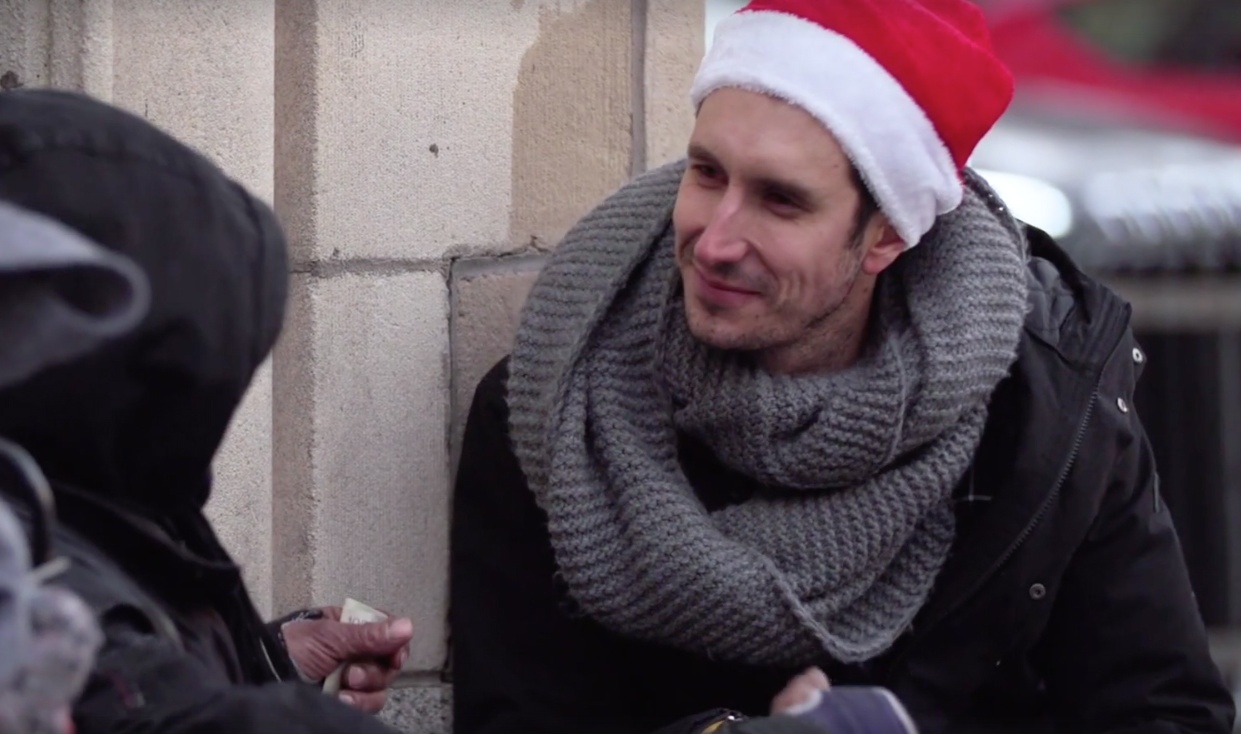 Jeremy Demay propose une vidéo très émouvante et nécessaire pour Noël