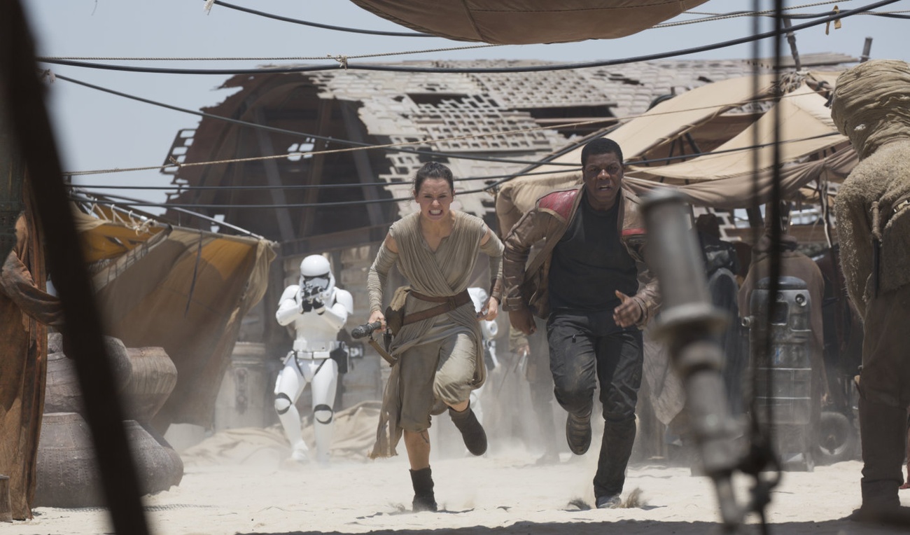 Star Wars : The Force Awakens brise des dizaines de records