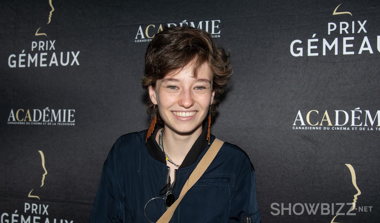 Éléonore Loiselle est méconnaissable dans son look des années 80 dans